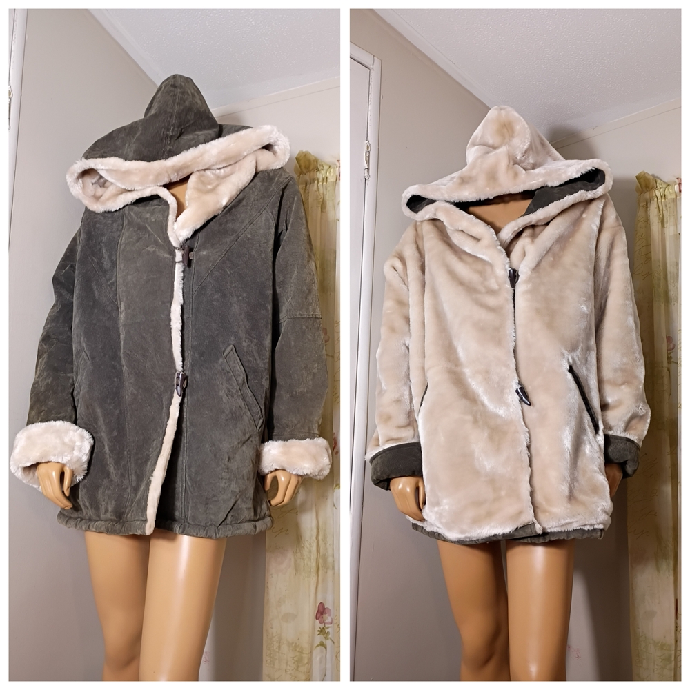 Reversible Plush Learsi‎ Teddy Jacket - Olive and Cream
